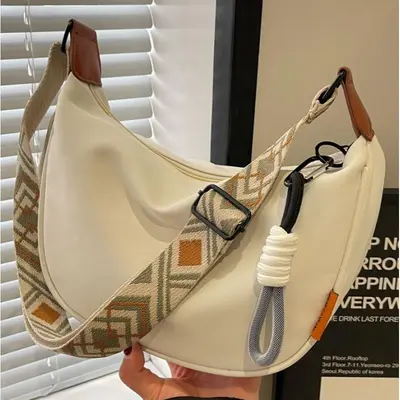 Dumpling-Tasche aus Nylon im koreanischen Stil, Damen-Umhängetasche