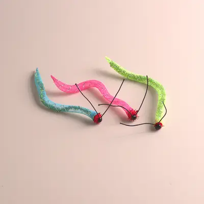 New cat self-play toy artificial insect cat toy DIY type cat toy original design source manufacturer