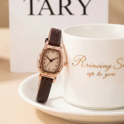Vintage barrel-shaped women's watch, leather strap, quartz - 2