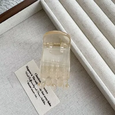 Summer hair claw clip for women, medium-sized jelly hair claw clip, French premium black round hair claw clip for half-tied hair at the back of the head