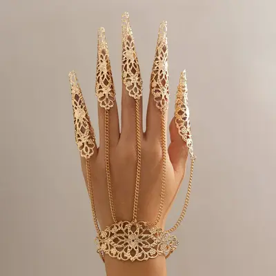 Gotik-Kettenfingerarmband Damen mit Ziernieten - 12