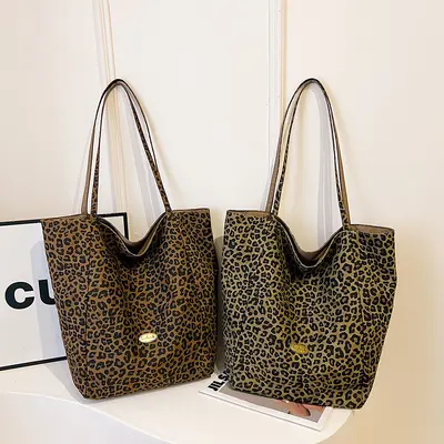 Large-Capacity Leopard Print Women's Commuter Tote Bag, 2026 Model