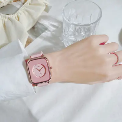 Women's wristwatch, silent, vintage design
