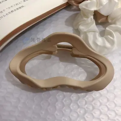 Kadınlar için düzensiz pençe tokası, yeni üst düzey stil, kafanın arkasındaki kalın saçlar için uygun, büyük köpekbalığı tokası, sade saç aksesuarı. - 10