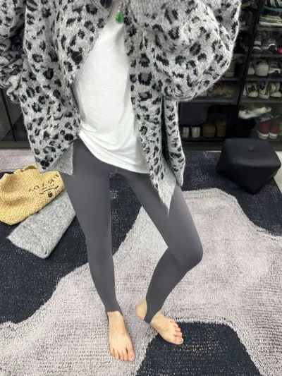 669秋冬薄款瑜伽打底裤加长踩脚裤子高级显瘦咖色美腿鲨鱼裤