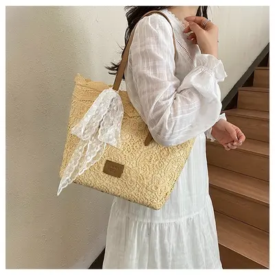 Große Damen-Schultertasche mit Spitzendesign - 4