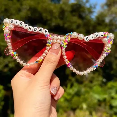 Party Sunglasses with Pearl Letters and Heart Shape, Unisex - 8