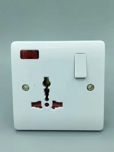 British Standard Bakelite Wall Socket Panel, 13A Three-Pin Socket - 13