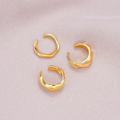 Schlichtes Ohrclip-Set mit unregelmäßigen Linien, 3-teilig