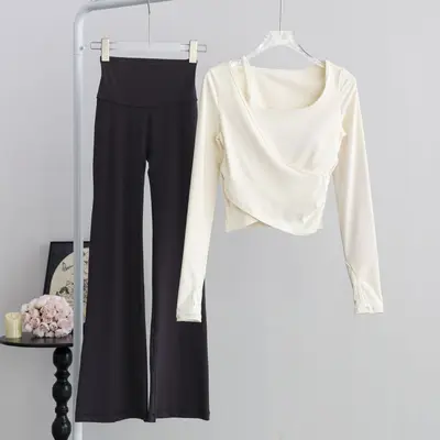 Damen Yoga-Set, schmal geschnittenes Langarmoberteil mit Brustpolster - 8