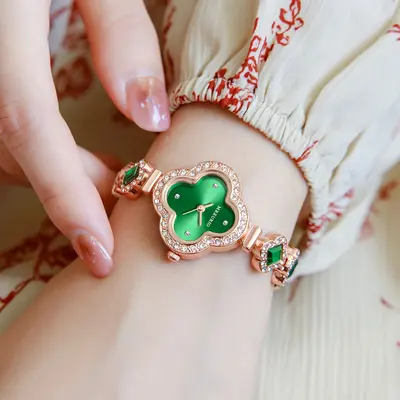 Live streaming hot-selling fashion four-leaf clover bracelet quartz watch emerald women's watch women's watch manufacturer wholesale