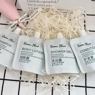 B&B Travel-Size Hotel Shower Gel, Hair Conditioner and Shampoo