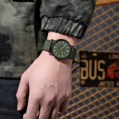 Three-Hand Quartz Men's Wristwatch