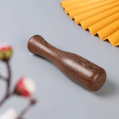 Hühnerflügel Holz Knoblauchpresse traditioneller Knoblauchzerkleinerer Haus Knoblauchstößel Knoblauchstößer Mörser Nussknacker