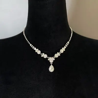 Flash necklace with gemstone details, clavicle chain - 10