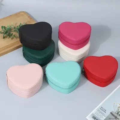 Macaron Renkli Kalp Şeklinde Mücevher Kutusu Taşınabilir Takı Saklama Kutusu Şık Görünümlü Pembe Kalp Küpe Kolye Saklama Kutusu