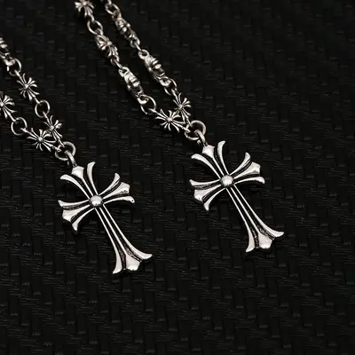 Kreuzkette, handgefertigte Kette, Vintage-Silber