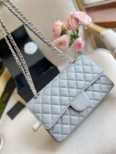 Women's Crossbody Bag with Diamond Lattice and Chain Strap