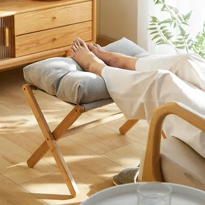Klappbarer Fußhocker mit Pedal für Wohnzimmer und Büro