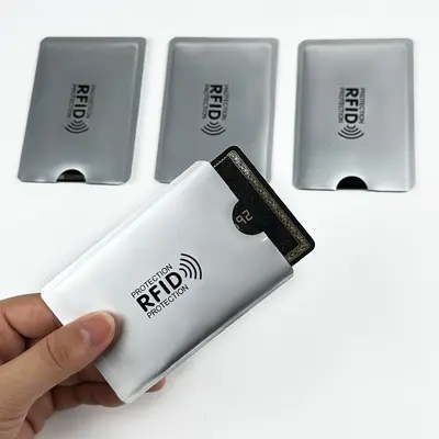 Sınır ötesi nokta lazer anti-manyetik kart tutucu alüminyum folyo kimlik kartı tutucu banka kartı tutucu anti-hırsızlık RFID koruyucu kart tutucu
