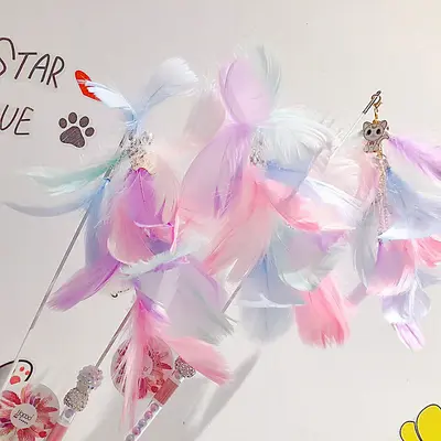 Katzenangel mit Pfauenfeder und Glöckchen, bunt - 7