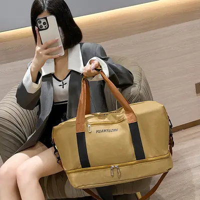 Large Capacity Waterproof Oxford Travel Handbag, Lightweight for Men and Women