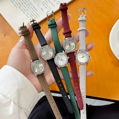 Damenuhr mit Strass-Besatz, Vintage-Stil, kleines elegantes Zifferblatt