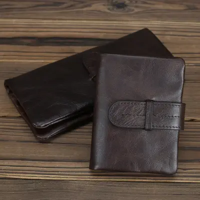 Herren-Kurzbörse aus Öl-Wachs-Echtleder mit mehreren Kartenfächern im Retro-Stil