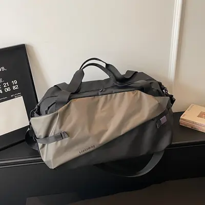 Reisetasche mit Nass-Trocken-Trennung, großes Volumen