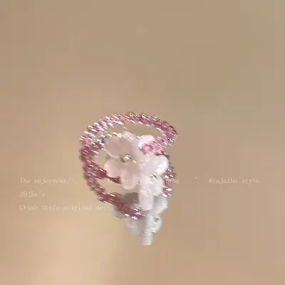 Women's lightweight flower ring - 9