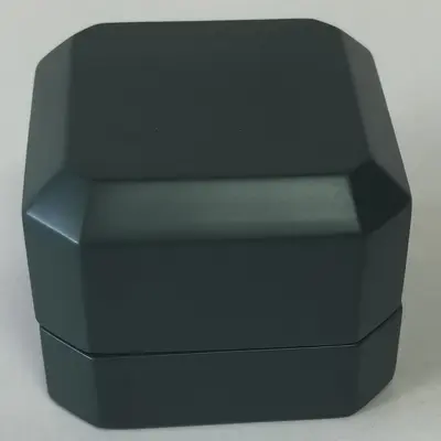 Yüksek Parlak Vernik 65x65x50mm Takı Kutusu Yüzük Kutusu Basit Tasarım Taşınabilir Seyahat Yüzük Kutusu