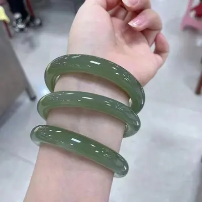 工厂批发东陵玉手镯女款手饰自然风扁条菠菜色直播间正圈圆条玉石