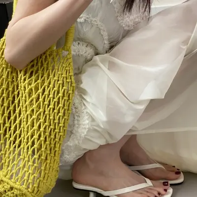ALIGUIFEI Thin Heel Flip-Flops