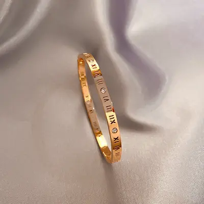In Europa und Amerika grenzüberschreitende, mit Diamanten besetzte runde Buchstabenarmbänder, übertriebenes Temperament, modische Armbänder, leichter Luxus und hochwertiger Schmuckgroßhandel für Frauen - 9