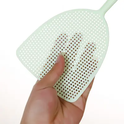 Bestselling thickened household fly swatter, large plastic classic style, unbreakable manual mosquito and fly swatter, widened with flexible toughness