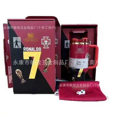 Neue Großkapazitäts-Thermosflasche 40oz Stanley mit Strohhalm im Stil der FIFA-Fußball-WM 2026 USA/Kanada/Mexiko, grenzüberschreitend, Riesen-Trinkbecher