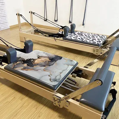Konvexe Pilates-Yogamatte, rutschfest, schweißaufnehmend