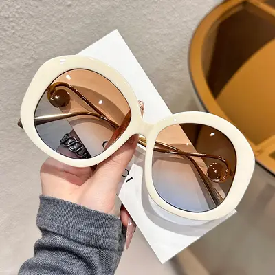 Round Frame Gradient Sunglasses, Pearl-Embellished Women's Party Sunglasses - 3