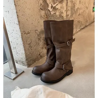 Neue Damen-Winterstiefel aus echtem Leder in Rindsleder-Optik, Ritterstiefel mit weitem, breitem Schaft, runder Schaftkante, klobigem Absatz und dicker Sohle, mittelhohe Schaftlänge