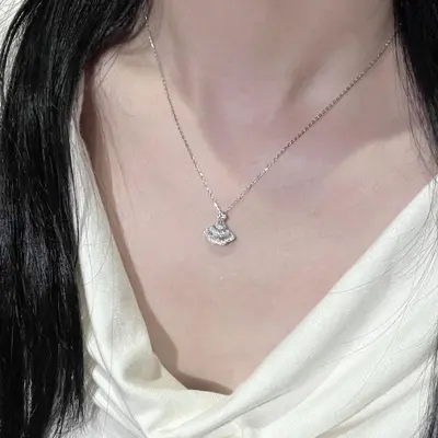 Prenses eteği kolye, oymalı tasarım, kilit kemeri zinciri