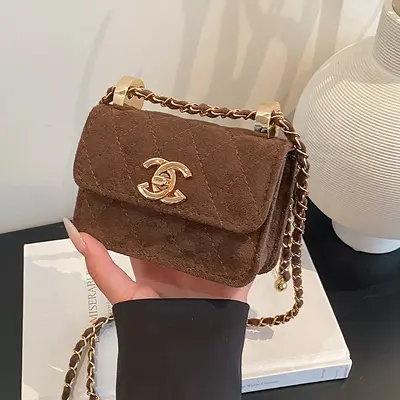 Mini-Damentasche mit Rautensteppung, Kette, Achseltasche, Modell 2025 - 9