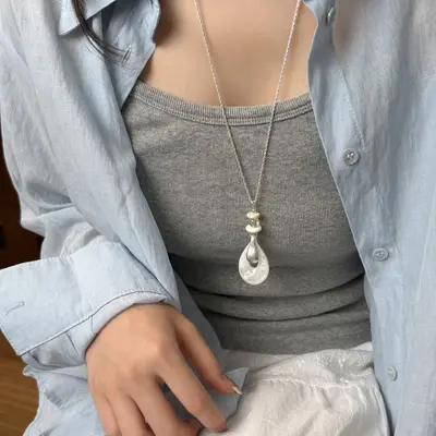 Moonlight white water drop pendant necklace - 2