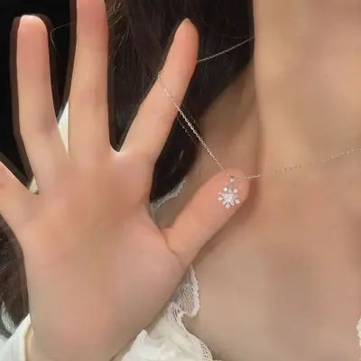 S999 silver star snowflake pendant, zircon clavicle chain