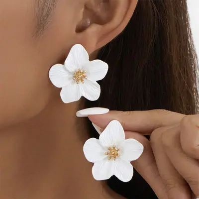 Moda halka büyük küpe, tasarımcı dönen model - 8