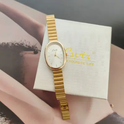 Goldene Damen-Quarzuhr mit Stahlarmband - 9