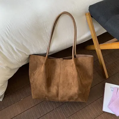 Women's Soft Leather Tote Bag, Large Capacity, Minimalist Retro Design - 11