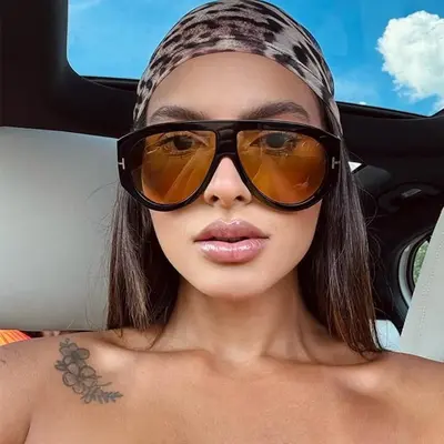 Oversized Pilot Sunglasses for Women, Black Frame, Brown Lens, UV Protection - 1