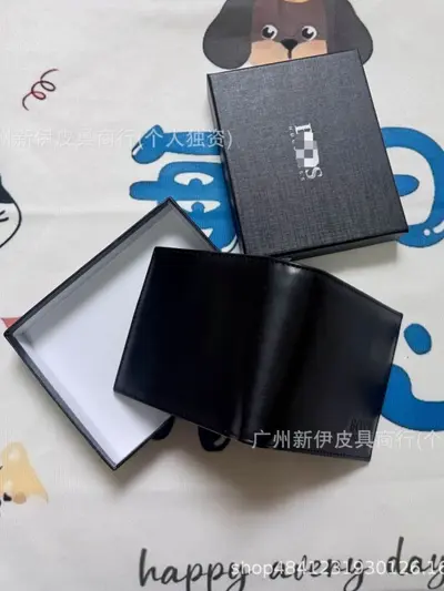 Men's Short Wallet with Multi-Card Slots and ID Holder - 3