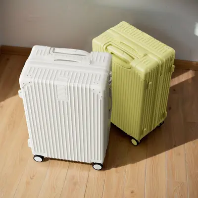 Retro suitcase with universal wheels, password lock, large capacity