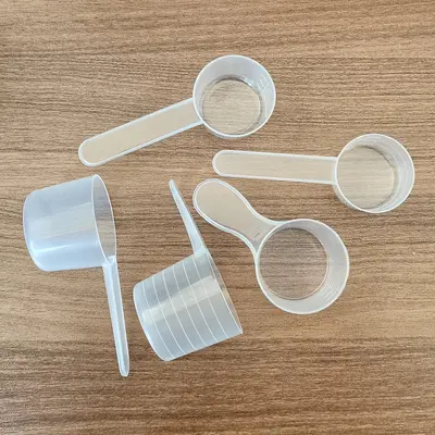 Toz kaşık PP ilaç kantitatif kaşık çamaşır deterjanı 20/25g 30g şeffaf plastik kaşık pişirme ölçüm kaşığı ölçekli